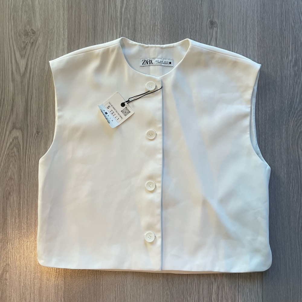 Zara White Sleeveless Button-Up Vest - size S - NWT
